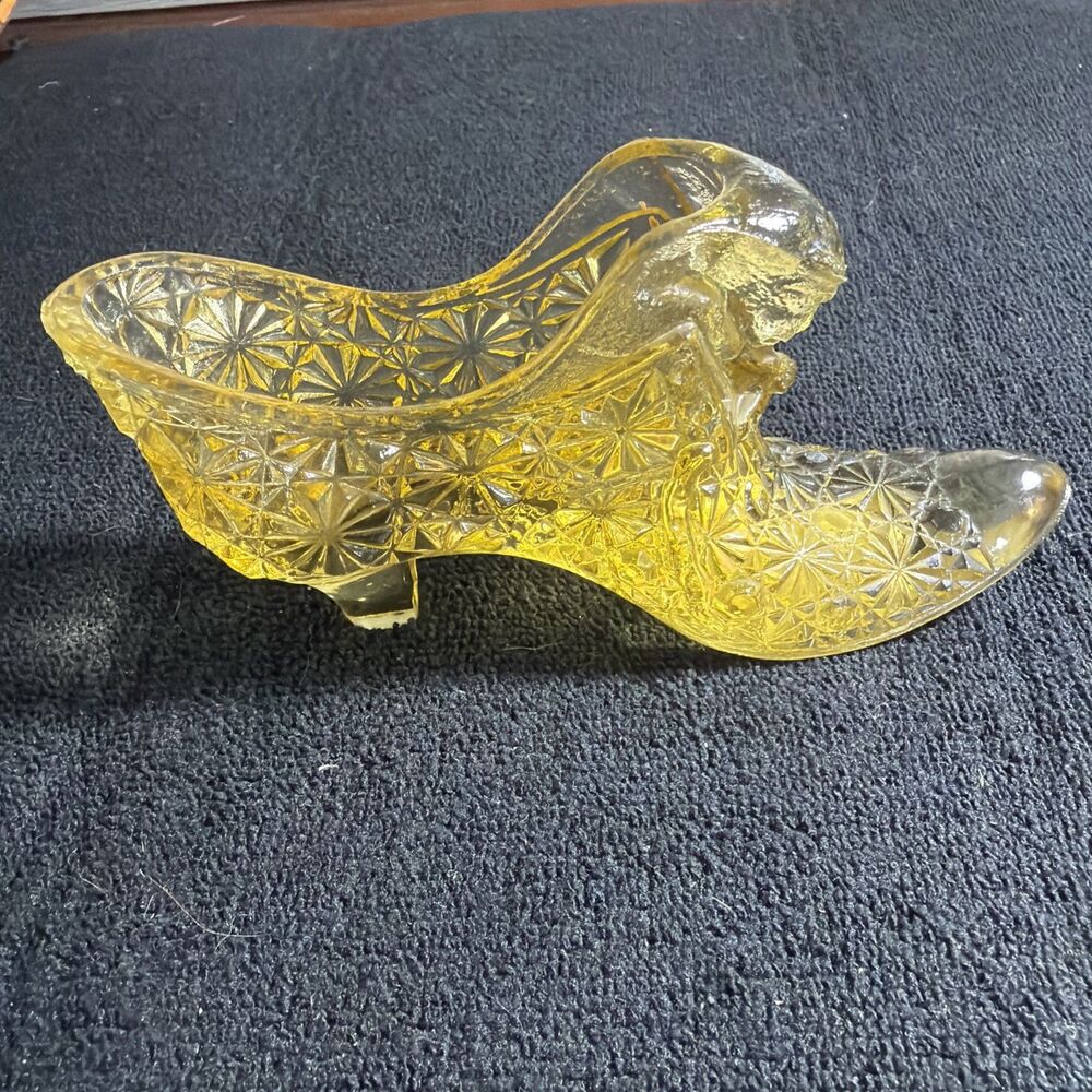 Vtg 1995 Daisy & Button by Fenton Art Glass Amber Cat Head Slipper